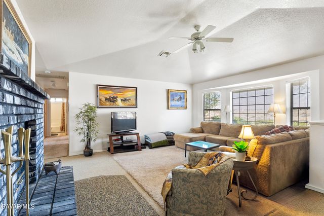 9688 Tanbark Avenue, California City, CA 93505