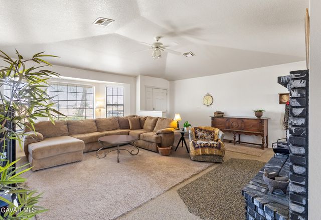 9688 Tanbark Avenue, California City, CA 93505