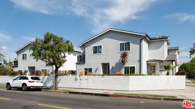 3944 S Budlong Avenue, Los Angeles, CA 90037