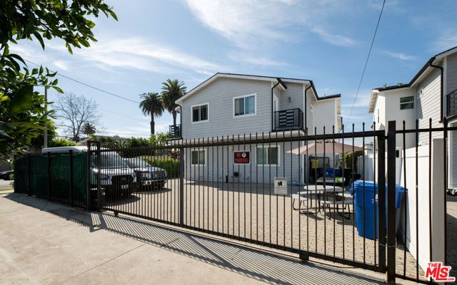 3944 S Budlong Avenue, Los Angeles, CA 90037