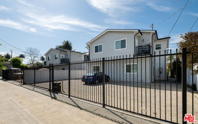 3944 S Budlong Avenue, Los Angeles, CA 90037