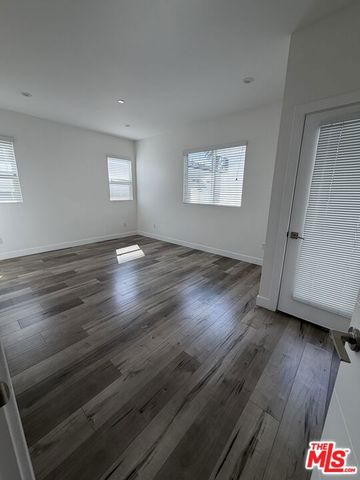 3944 S Budlong Avenue, Los Angeles, CA 90037