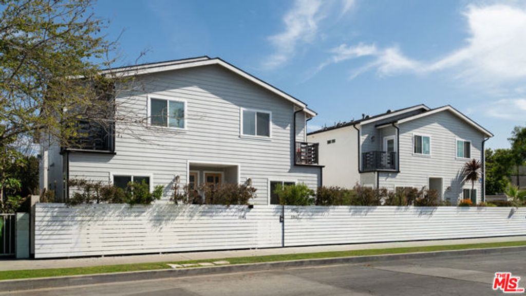 3944 S Budlong Avenue, Los Angeles, CA 90037