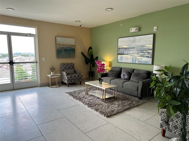 6955 Turtlewood Drive 502, Houston, TX 77072