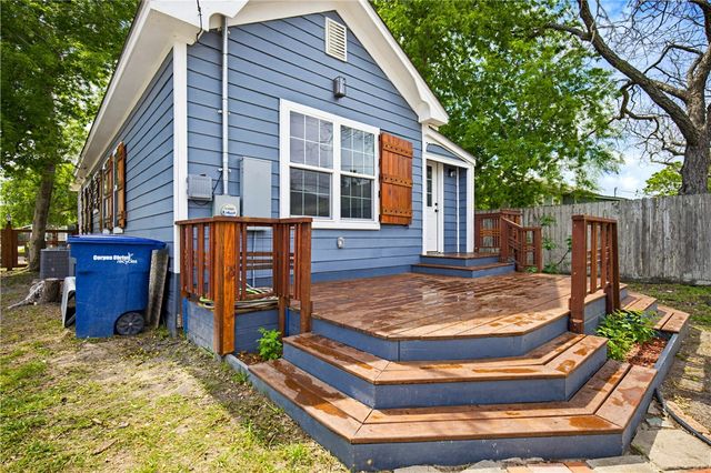 446 Naples St, Corpus Christi, TX 78404