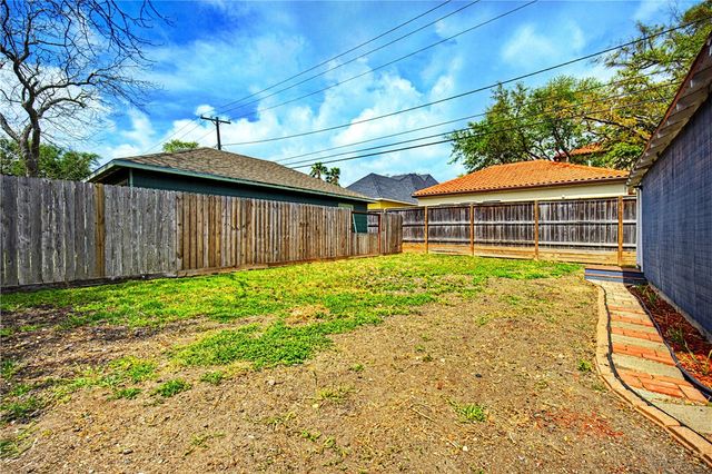 446 Naples St, Corpus Christi, TX 78404