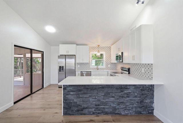 306 24th Avenue, Vero Beach, FL 32967