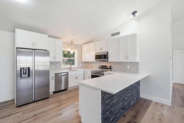 306 24th Avenue, Vero Beach, FL 32967