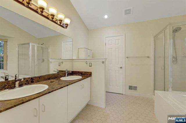 377 Green Mountain Road, Mahwah, NJ 07430