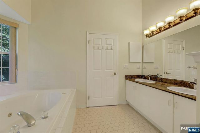 377 Green Mountain Road, Mahwah, NJ 07430