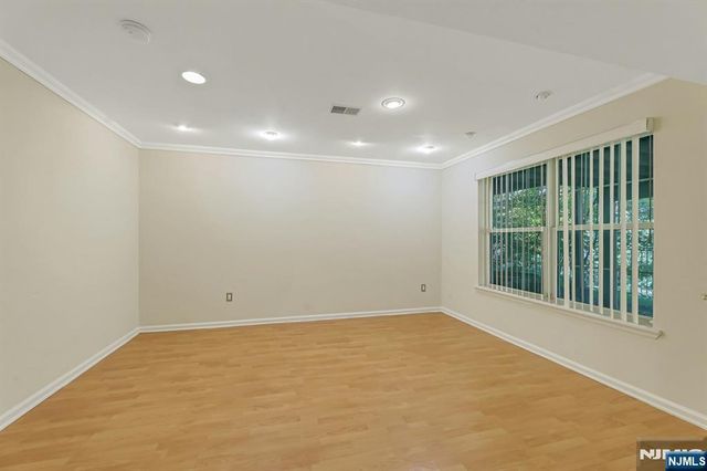 377 Green Mountain Road, Mahwah, NJ 07430