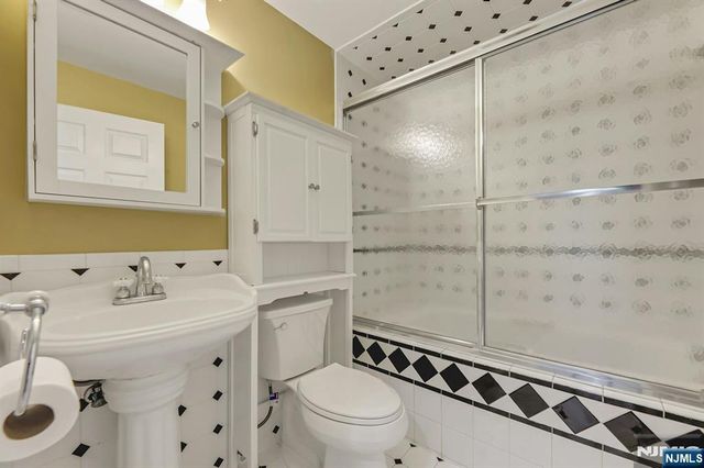 377 Green Mountain Road, Mahwah, NJ 07430