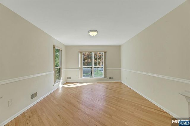 377 Green Mountain Road, Mahwah, NJ 07430