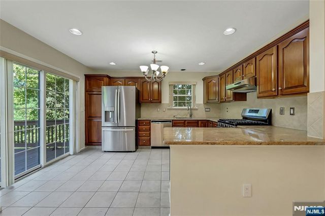 377 Green Mountain Road, Mahwah, NJ 07430