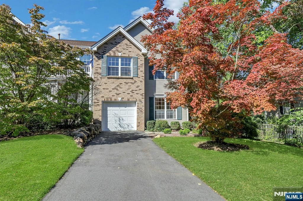 377 Green Mountain Road, Mahwah, NJ 07430