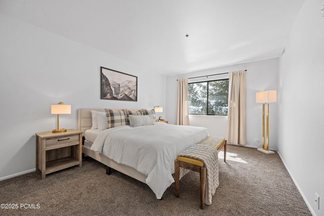 6915 W 2200 Apt 6x, Park City, UT 84098