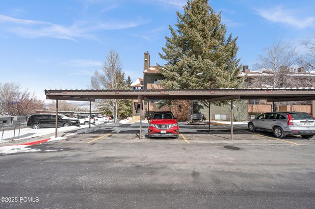6915 W 2200 Apt 6x, Park City, UT 84098