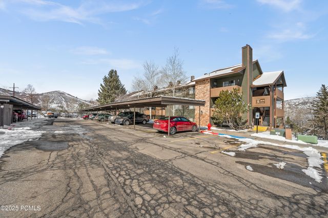 6915 W 2200 Apt 6x, Park City, UT 84098
