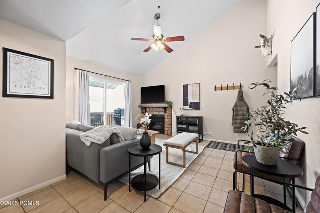 6915 W 2200 Apt 6x, Park City, UT 84098