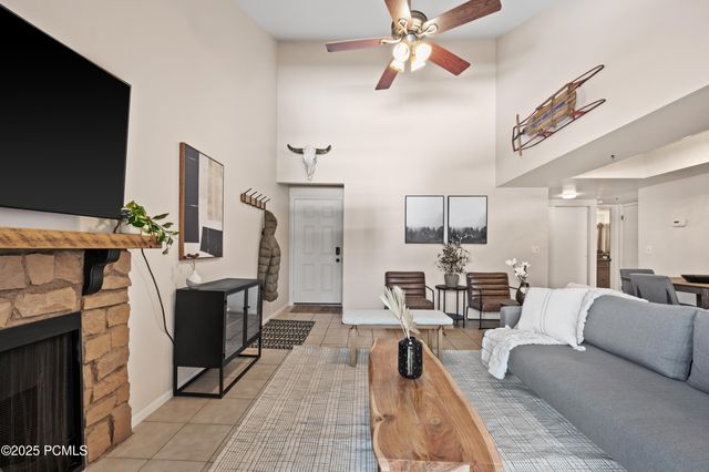 6915 W 2200 Apt 6x, Park City, UT 84098