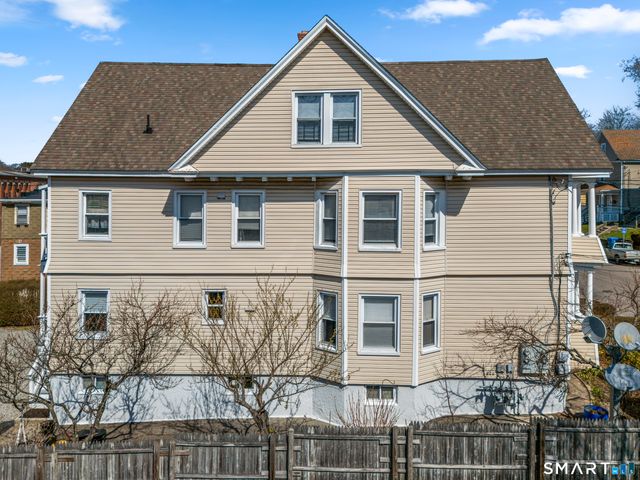 64 Connecticut Avenue 1st FL, New London, CT 06320