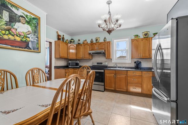 64 Connecticut Avenue 1st FL, New London, CT 06320