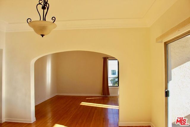 1239 S Hudson Avenue, Los Angeles, CA 90019