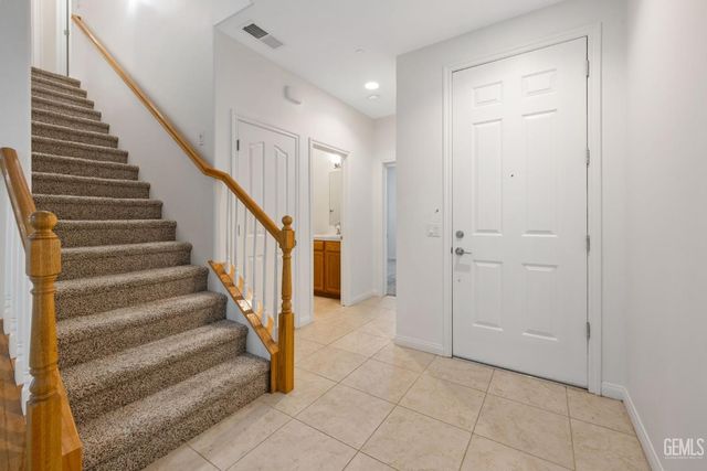 8214 Prentice Hall Drive, Bakersfield, CA 93311