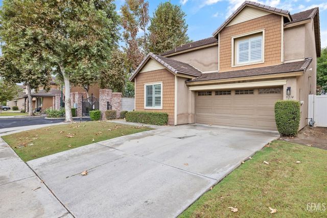 8214 Prentice Hall Drive, Bakersfield, CA 93311
