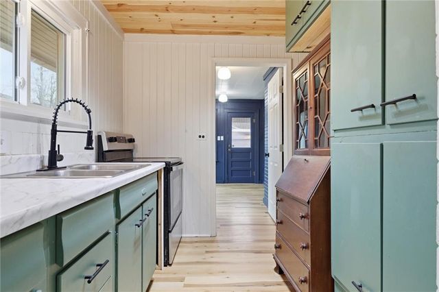 10531 E 9th Street S, Independence, MO 64053