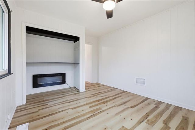 10531 E 9th Street S, Independence, MO 64053