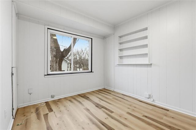 10531 E 9th Street S, Independence, MO 64053