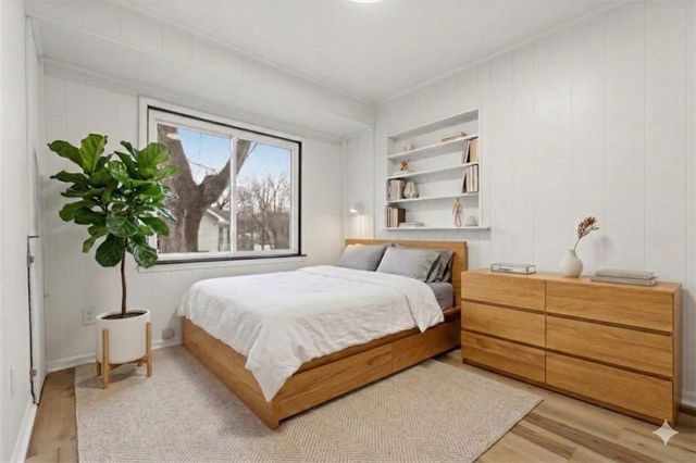 10531 E 9th Street S, Independence, MO 64053