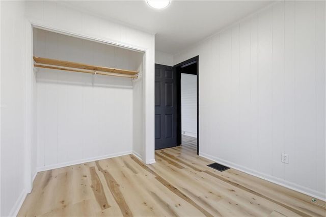 10531 E 9th Street S, Independence, MO 64053