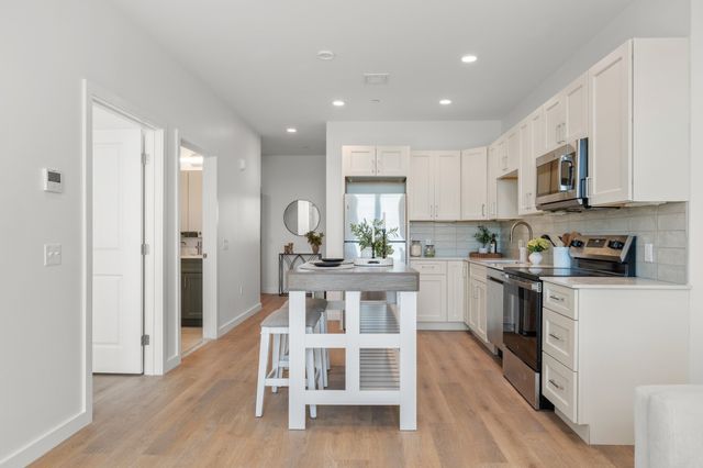 440 Broadway 307, Chelsea, MA 02150