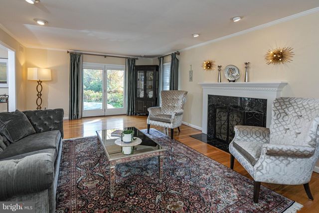 8 WINFIELD RD, Princeton, NJ 08540