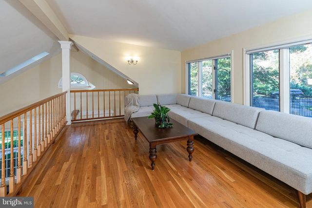 8 WINFIELD RD, Princeton, NJ 08540