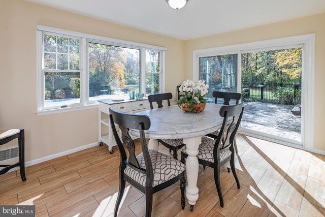 8 WINFIELD RD, Princeton, NJ 08540