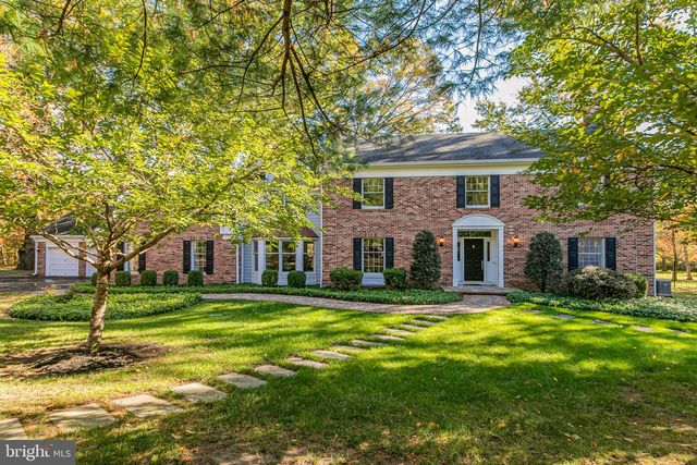 8 WINFIELD RD, Princeton, NJ 08540