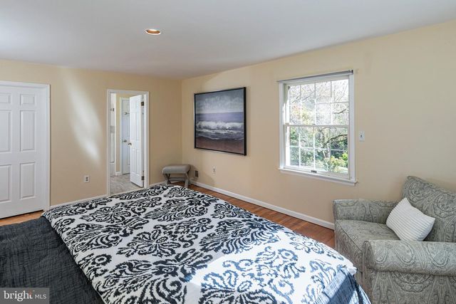 8 WINFIELD RD, Princeton, NJ 08540