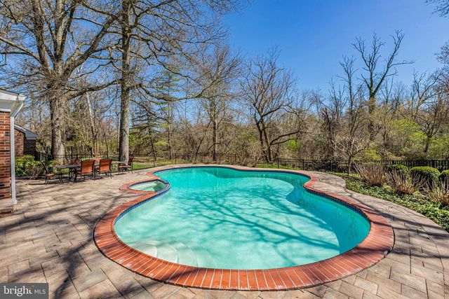 8 WINFIELD RD, Princeton, NJ 08540