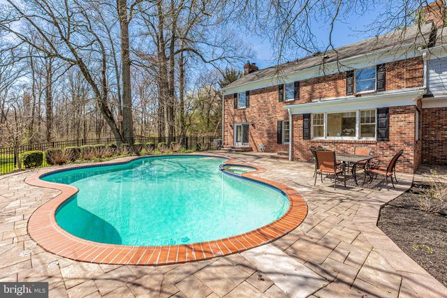 8 WINFIELD RD, Princeton, NJ 08540