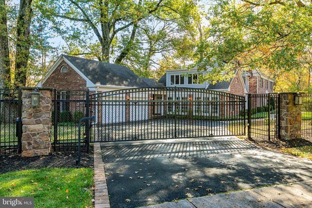 8 WINFIELD RD, Princeton, NJ 08540