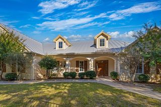 326 W River Valley Rd, Ingram, TX 78025