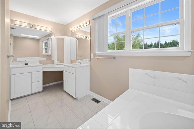 203 DEERFIELD DR, Middletown, DE 19709