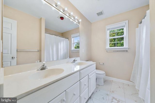 203 DEERFIELD DR, Middletown, DE 19709