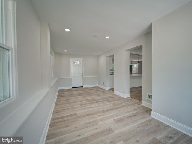 5615 OLD BRANCH AVE, Temple Hills, MD 20748