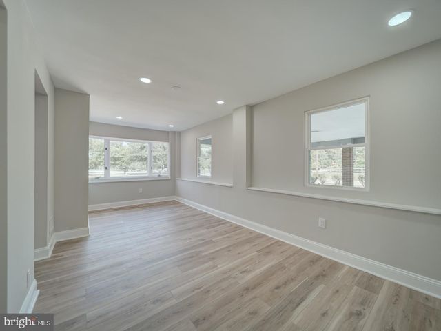 5615 OLD BRANCH AVE, Temple Hills, MD 20748