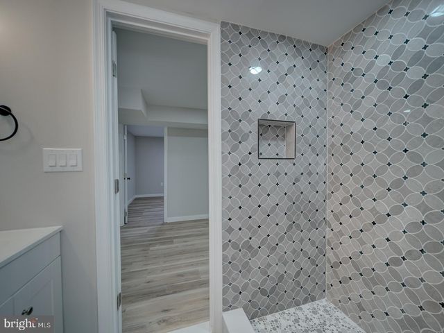 5615 OLD BRANCH AVE, Temple Hills, MD 20748