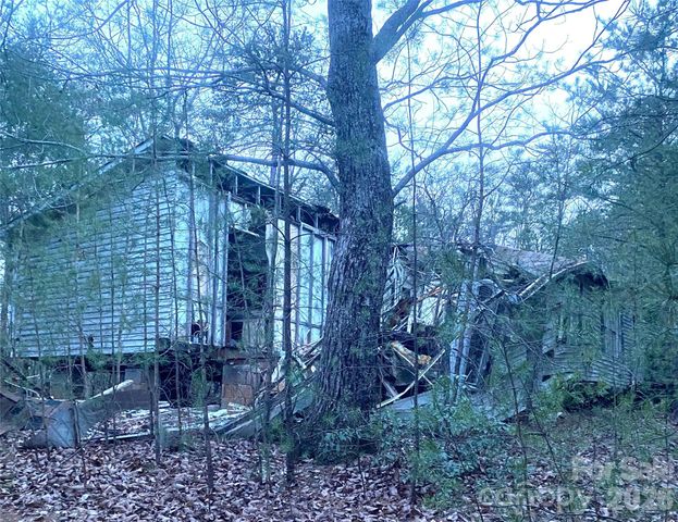 000 Froggyville Lane, Mill Spring, NC 28756